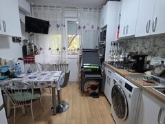 Titan, pe Barajul Sadului,10 minute metrou, bloc 1978, 2 gr sanitare, Minis