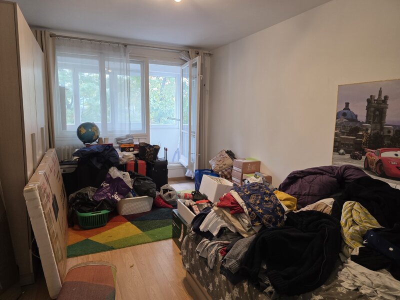 Titan, pe Barajul Sadului,10 minute metrou, bloc 1978, 2 gr sanitare, Minis