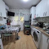 Titan, pe Barajul Sadului,10 minute metrou, bloc 1978, 2 gr sanitare, Minis